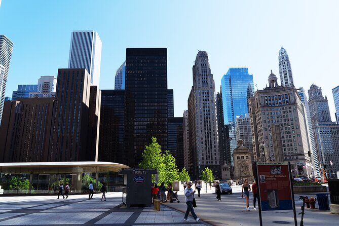 2 Hour Magnificent Chicago Tour with Photos and Popcorn - Key points before you go