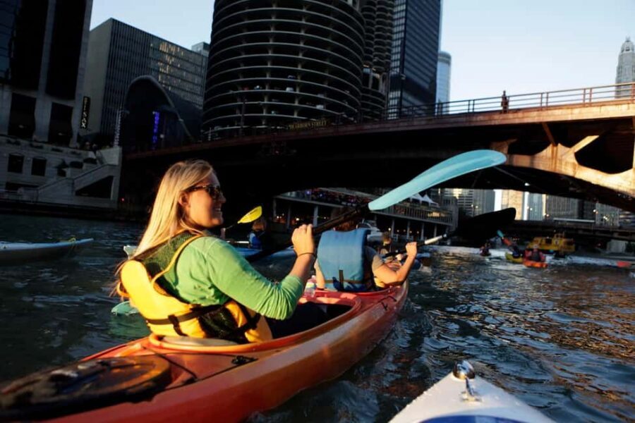 Chicago: 2-Hour Downtown Kayak Rental - The Paddling Lesson and River Safety That Actually Helps