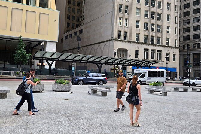 Chicago Architecture and True Crime Tour - Where to Meet, What You Need, and Getting Around