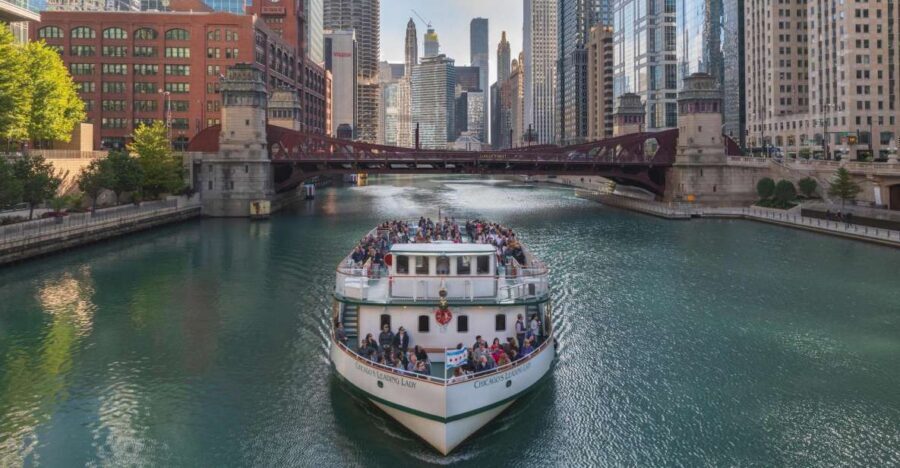 Chicago: Architecture Center Cruise on Chicago's First Lady - Quick hits before you board