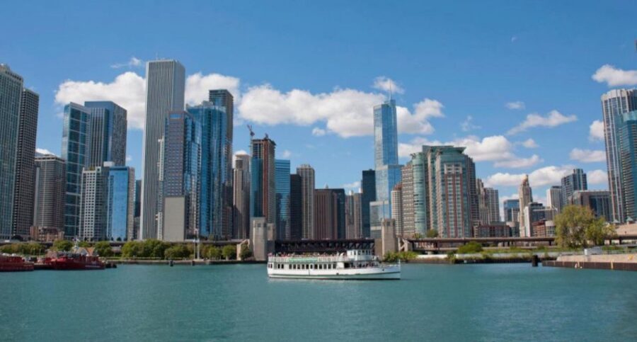 Chicago: Architecture Center Cruise on Chicago's First Lady - Docent-Led Narration in English: What You Learn Beyond the Skyline