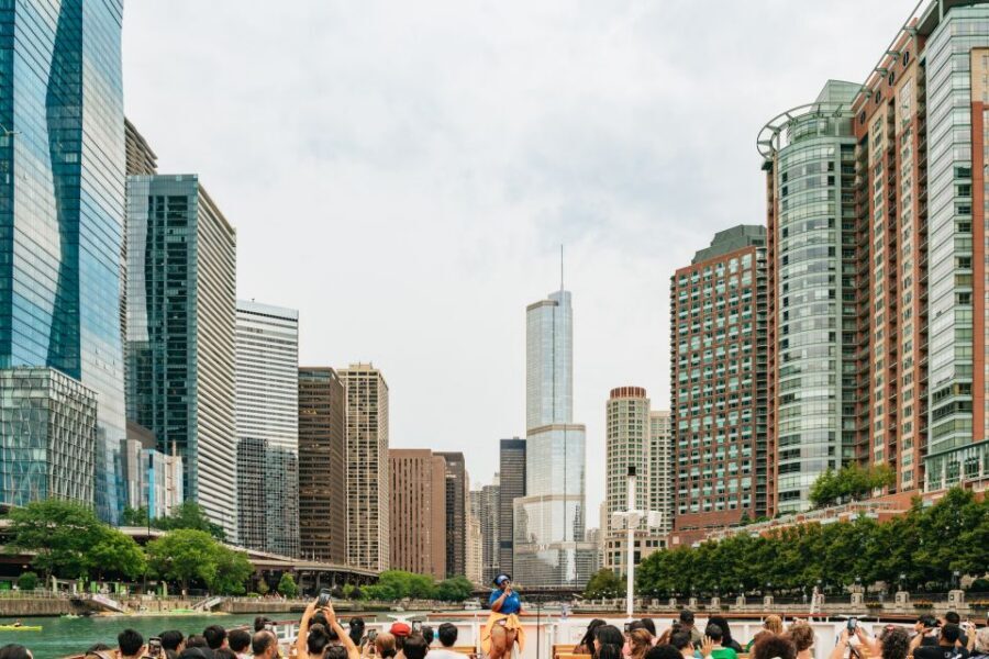 Chicago: Architecture River Cruise Skip-the-Ticket Line - On board comfort: timing, where to sit, and what to bring