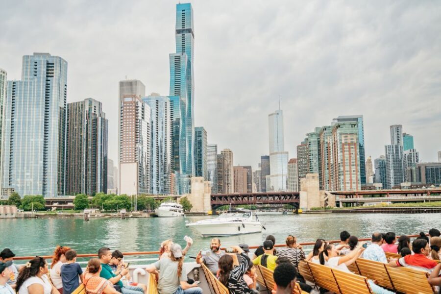 Chicago: Architecture River Cruise Skip-the-Ticket Line - Price and value: why $39 can be a smart buy in Chicago