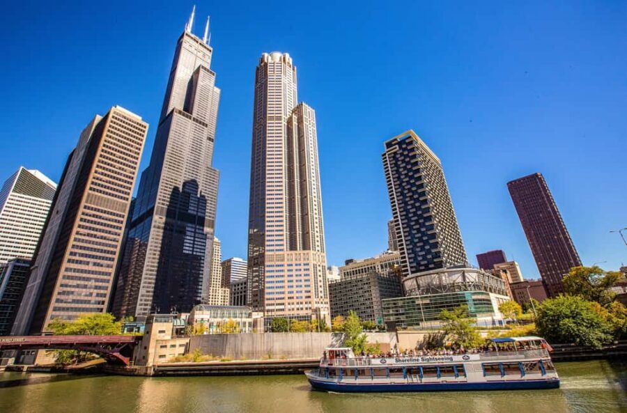 Chicago: Architecture River Tour and Hop-on Hop-off Bus Tour - Timing your two days: how to avoid the common mistakes