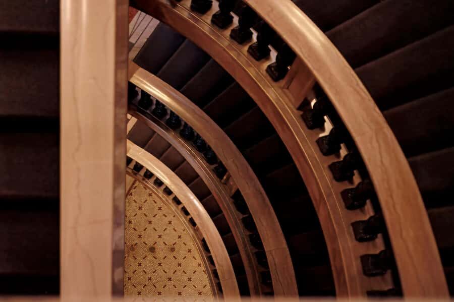 Chicago: Architecture & True Crime History - Where You Start: Palmer House Canopy, Wabash Side, Poké Poké