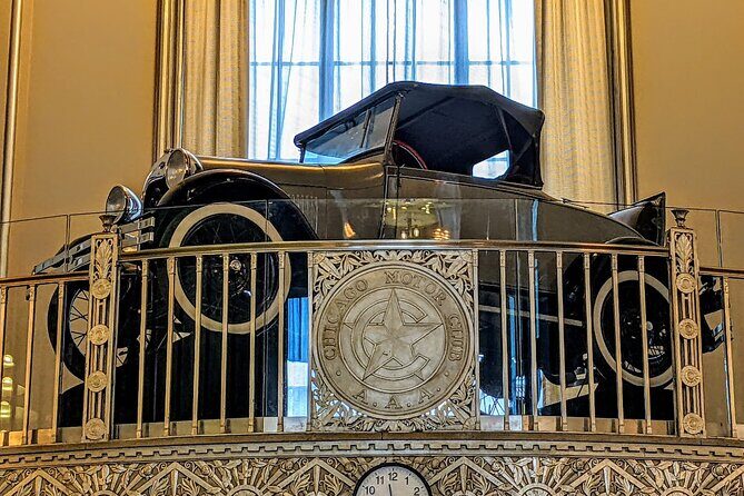 Chicago Architecture Walking Tour: Incredible Art Deco Interiors - Why This Tour’s Art Deco Focus Feels Different on Michigan Avenue