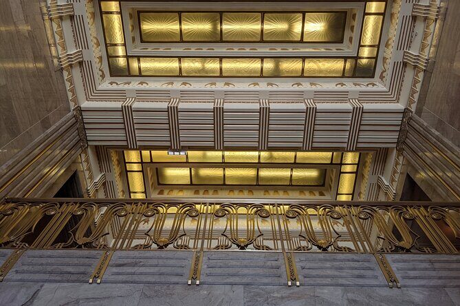Chicago Architecture Walking Tour: Incredible Art Deco Interiors - Inside Stops That Most Architecture Tours Skip