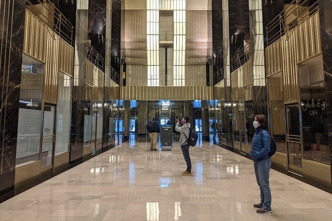 Chicago Architecture Walking Tour: Incredible Art Deco Interiors - Meeting at 425 S Financial Pl: Use the Metal Horse Cue
