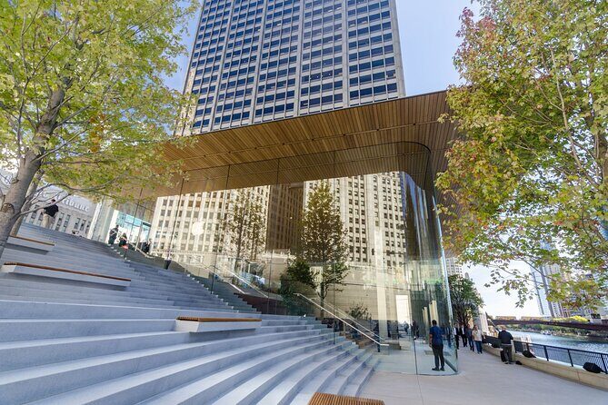 Chicago Architecture Walking Tour: What's New - Stop-by-stop: Pioneer Court to the Apple Store on Michigan Avenue