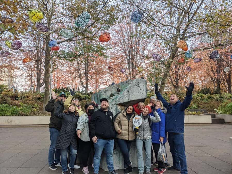 Chicago: Best of Attractions Walking Tour +Bike/Kayak Rental - Who this walking + rental combo fits best
