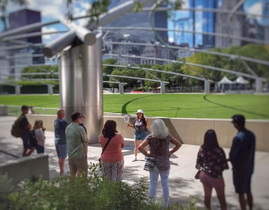 Chicago: Best of Attractions Walking Tour +Bike/Kayak Rental - Price, what’s included, and what to budget for
