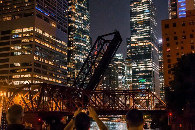 Chicago By Night River & Lake Cruise - Comfort and Timing Tips for a Smooth Night Ride