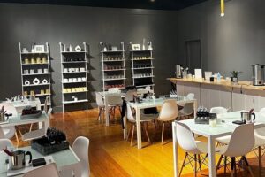 Chicago Candle Making Class On Magnificent Mile - What You’ll Make: An 8 oz Soy Candle You Actually Customized