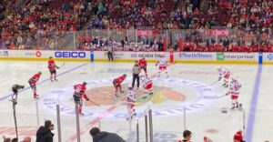 Chicago: Chicago Blackhawks NHL Game Ticket at United Center - How mobile tickets work (and how to avoid the last-minute stress)