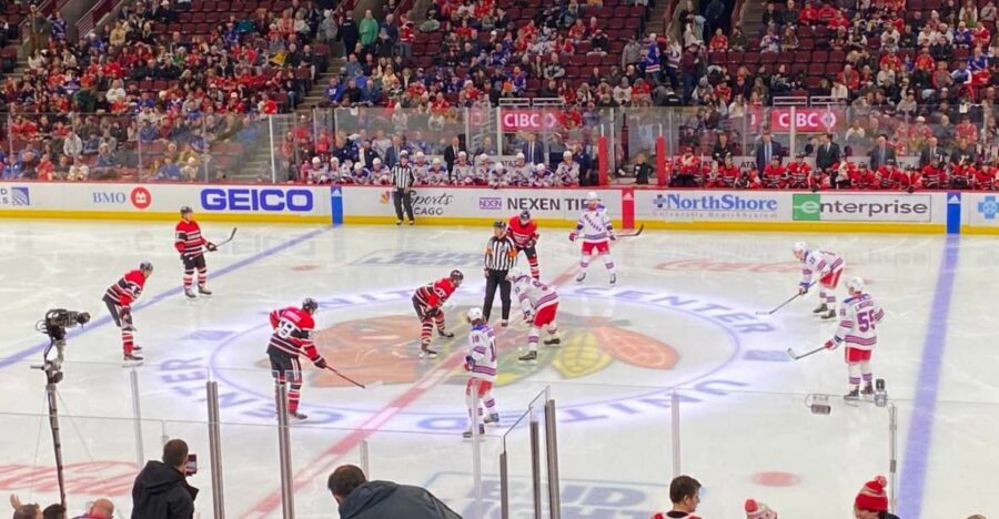 Chicago: Chicago Blackhawks NHL Game Ticket at United Center - How mobile tickets work (and how to avoid the last-minute stress)