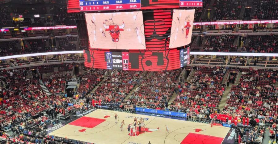 Chicago: Chicago Bulls Basketball Game Ticket - Quick Hits Before You Go
