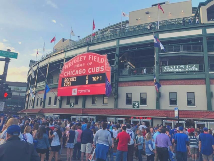 Chicago: Chicago Cubs Baseball Game Ticket at Wrigley Field - Getting In Smoothly: Mobile QR Tickets and the Gate You Need