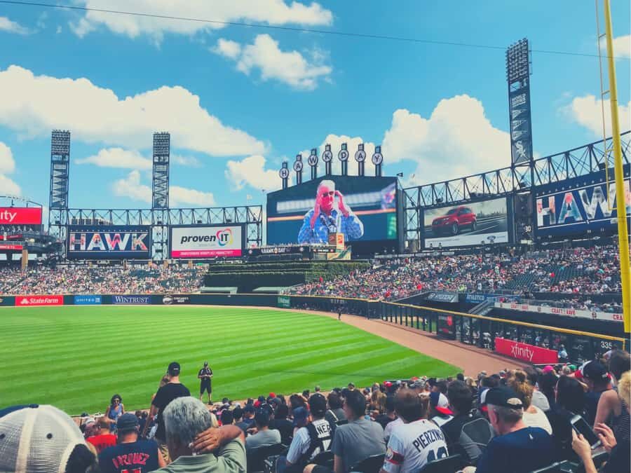 Chicago: Chicago White Sox Baseball Game Ticket - The game atmosphere: why a White Sox night feels like Chicago