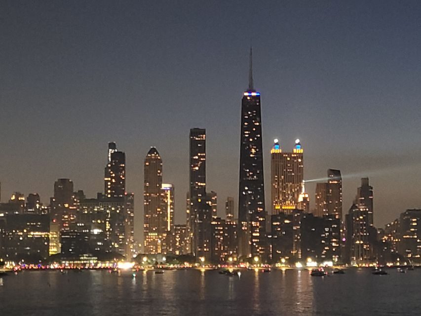 Chicago: Christmas Eve Lake Michigan Gourmet Dinner Cruise - Drinks, Coffee, and the Alcohol-For-Purchase Setup