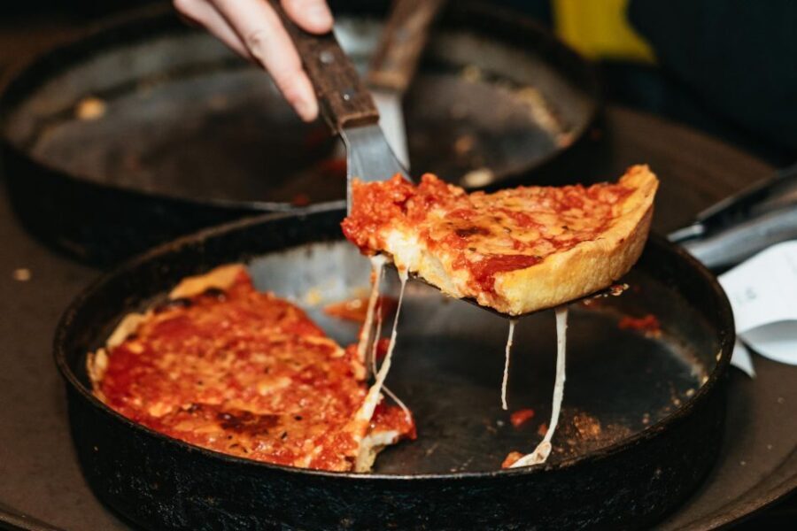 Chicago: Classic Food Walking Tour with Bike or Kayak Rental - Route Reality: Millennium Park, Riverwalk, and the Downtown Main-Line