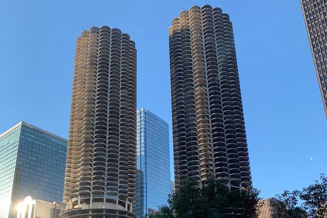 Chicago, Cloud Gate, Grant Park Full-Day City Tour - A one-day Chicago highlights loop, starting at 201 E Randolph St