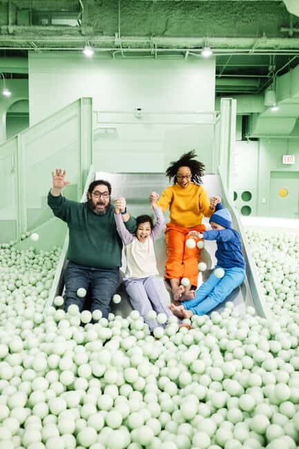 Chicago: Color Factory Chicago General Admission Ticket - The Ball Pit and Confetti Room: The Two Big Included Moments