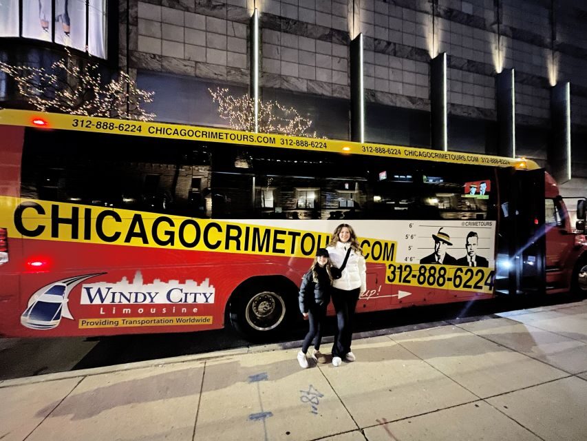 Chicago Crimes Night Tour - The Chicago River pass-by: where stories cross the map
