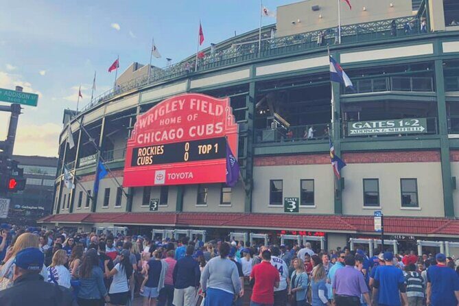 Chicago Cubs Baseball Game Ticket at Wrigley Field - Seeing the Cubs up close: what the game time feels like