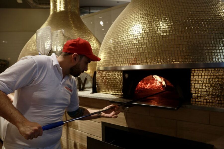 Chicago: Downtown Pizza Guided Walking Tour with Tastings - Key things that make this tour worth your time