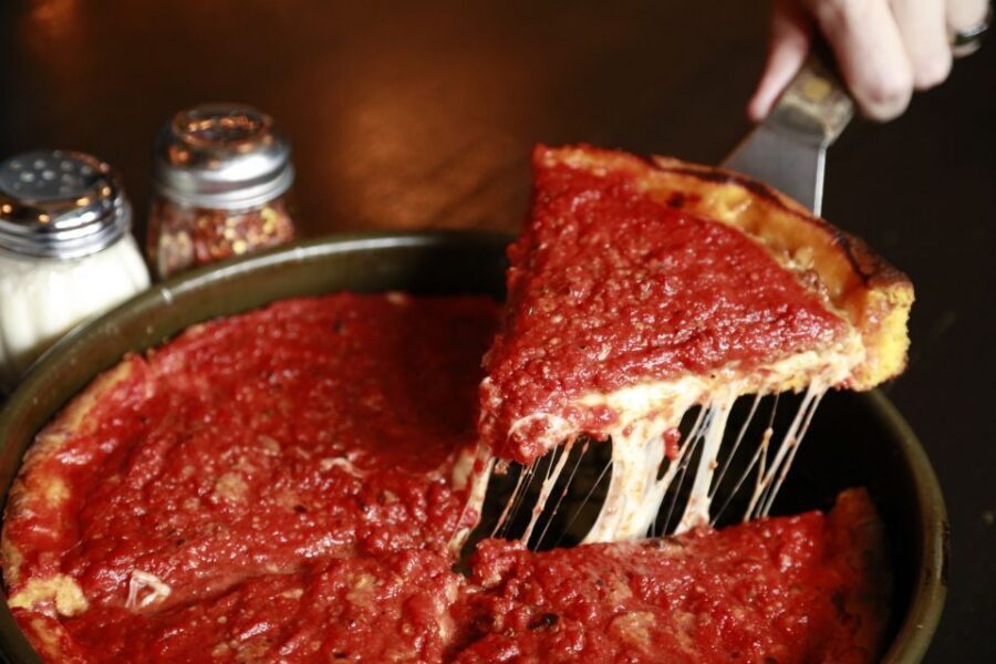 Chicago: Downtown Pizza Guided Walking Tour with Tastings - A 1-Mile Lunch Walk With Big Pizza Questions