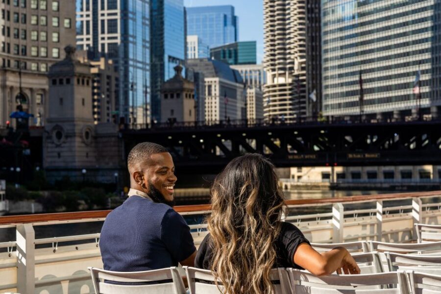 Chicago: Explorer Pass Save up to 50% - includes SkyDeck - Hop-on hop-off bus and lake tours: stretch your sightseeing days
