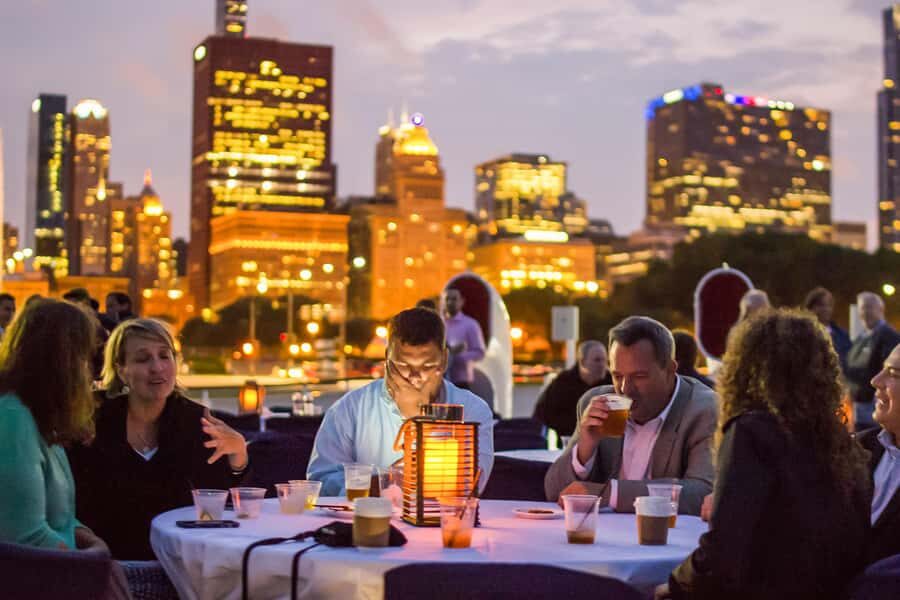 Chicago: Fireworks Cruise with Lake or River Viewing Options - Up the Chicago River to Wolf Point: a guided city-night intro