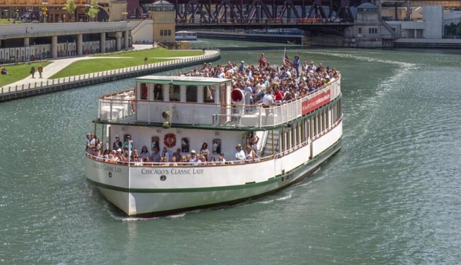 Chicago: First Lady River Cruise & Architecture Center Combo - What the docent narration actually does for you