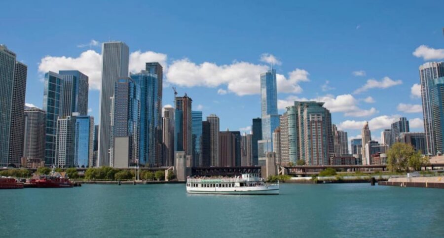 Chicago: First Lady River Cruise & Architecture Center Combo - Food, drinks, and onboard comfort (you control the plan)