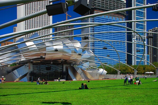 Chicago Food Tour with The Magnificent Mile and Millennium Park - Starting at Lou Malnati’s: Deep-Dish That Sets the Tone