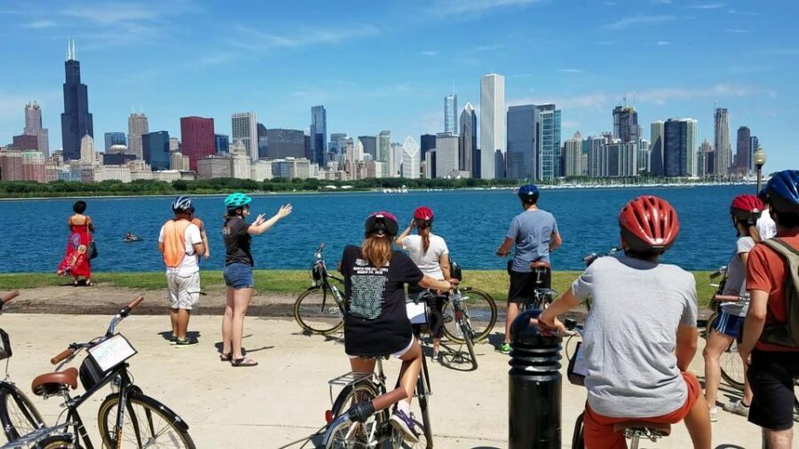 Chicago: Full-Day or Half-Day Bike Rental - Grant Park and Buckingham Fountain plus Museum Campus choices