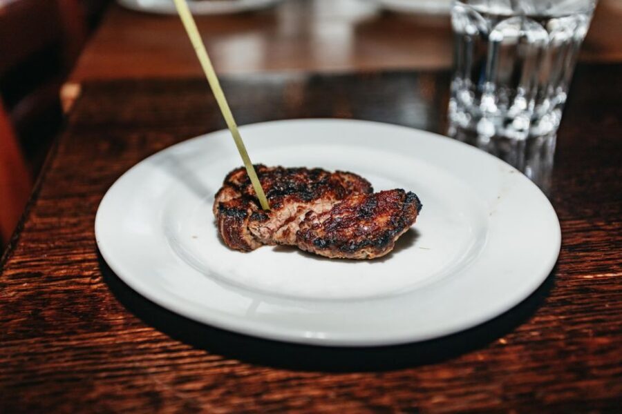 Chicago: Gangsters and Food Tasting Walking Tour - What $81 buys you: value without the fluff