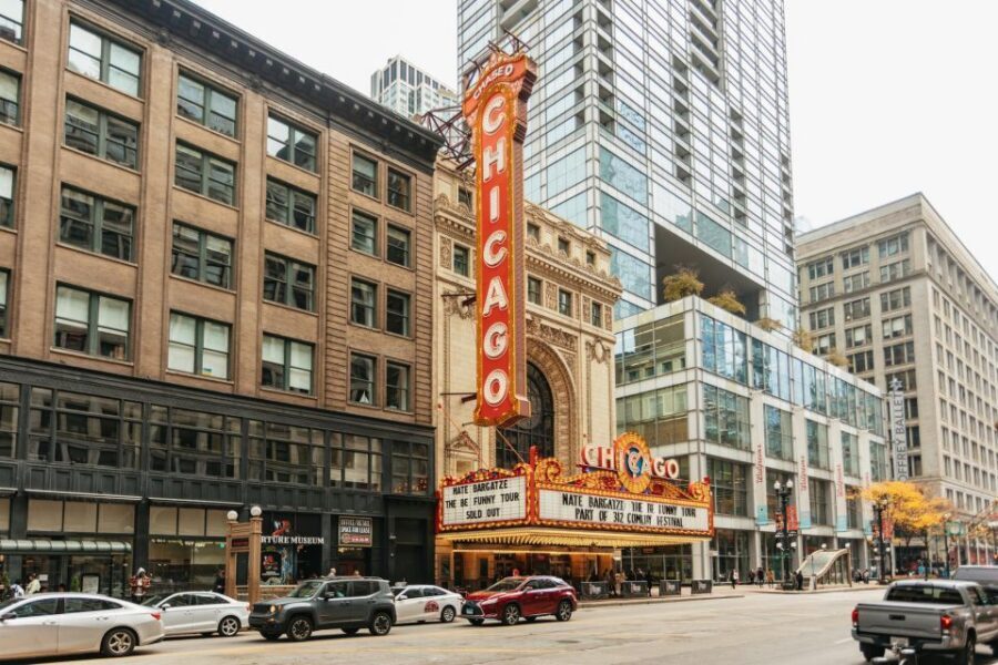 Chicago: Gangsters and Ghosts Guided Walking Tour - Meet at Hoyt’s Tavern and Start Where the Stories Begin