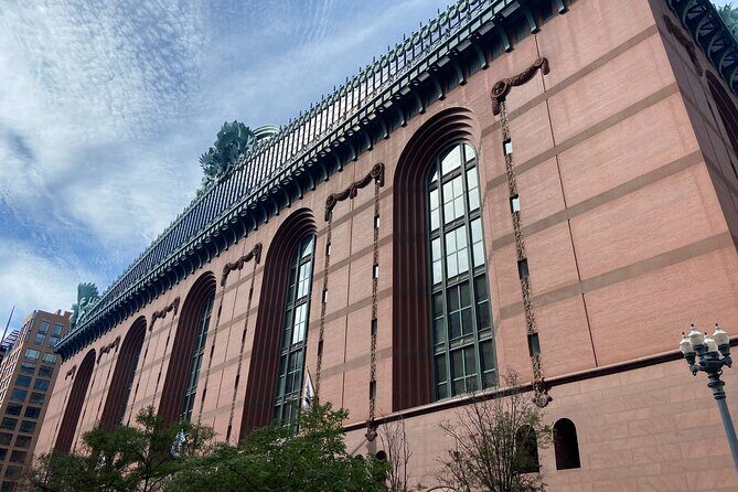 Chicago Gangsters and Movies Tour - The Picasso at Stop 3: Ferris Bueller to The Blues Brothers