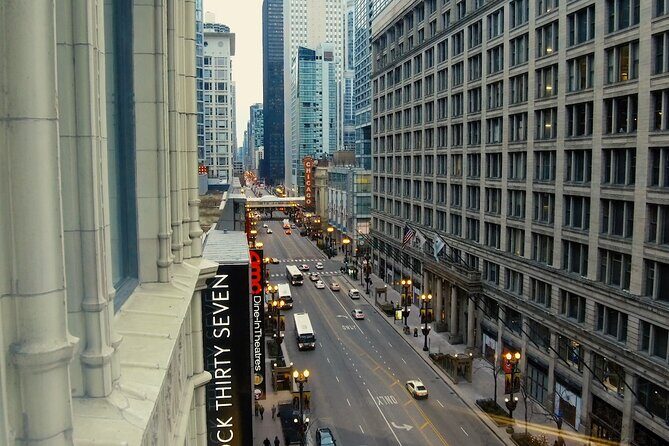 Chicago Gangsters and Movies Tour - Art Institute of Chicago at Stop 5: making a museum visit better