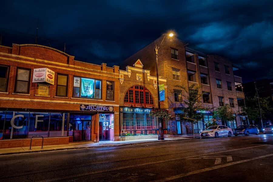 Chicago: Ghosts & Hauntings of the Windy City Walking Tour - Gangsters and serial-killer legends: the stories that drive the route