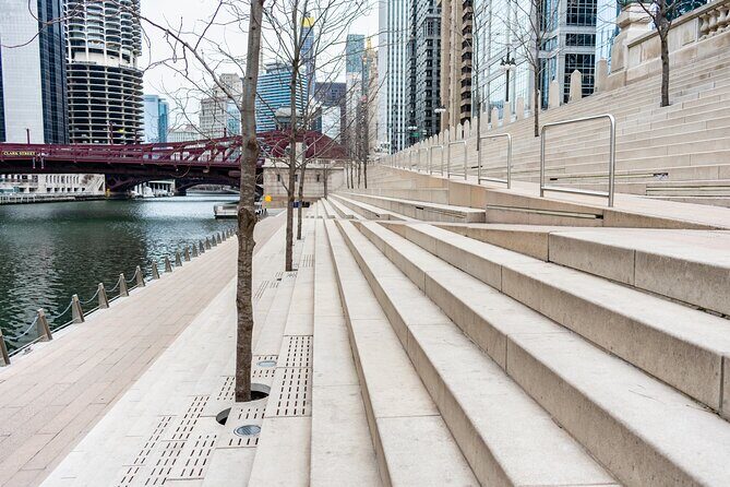 Chicago Haunted Ghost Tour GPS Self-Guided Walking Tour - West Couch Place: Death Alley and the Theater Fire