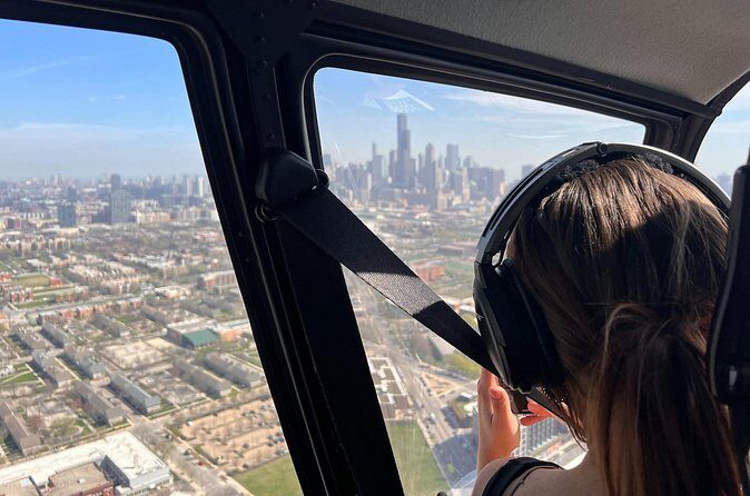 Chicago Helicopter 10-Minute Tour for up to Three Passengers - Stop 3: Navy Pier and the Ferris Wheel From the Best Possible Angle