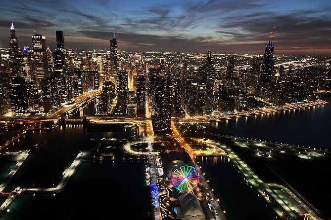 Chicago Helicopter 25-Mile Tour for up to Three Passengers - Why a 15-minute Chicago helicopter tour makes sense