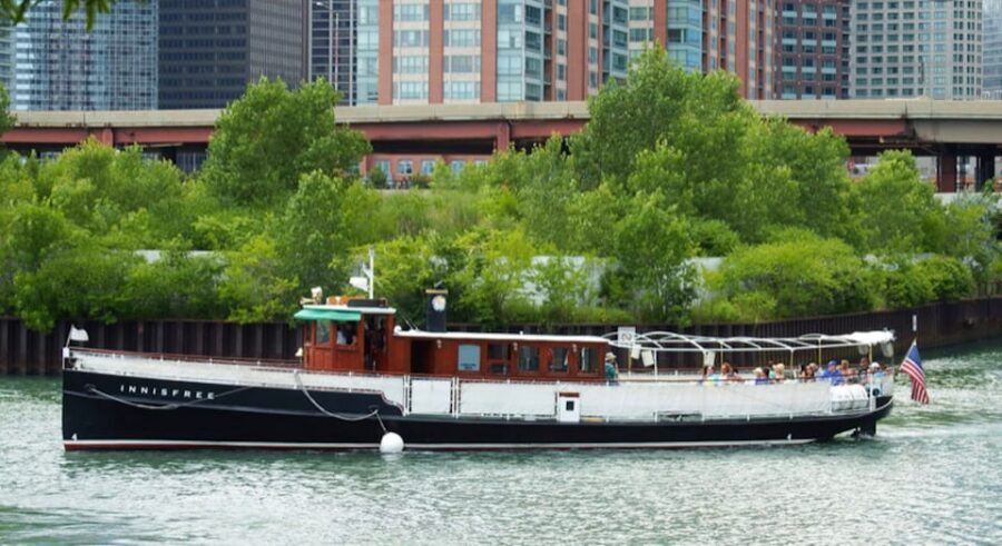 Chicago: Historic Architecture Chicago River Small Boat Tour - Getting the Best Views: Why the River Is the Real Viewpoint