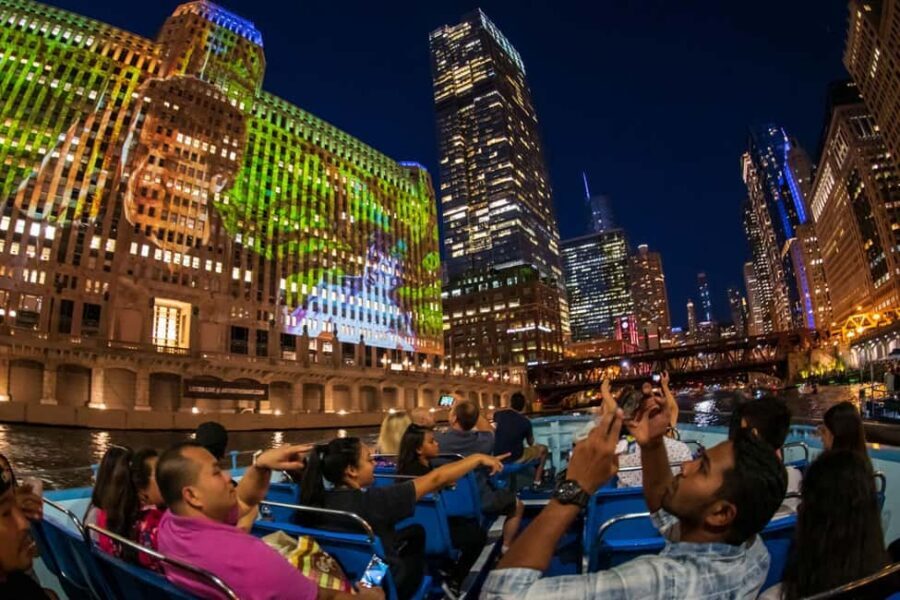 Chicago: Historic Gangsters & Ghosts Night Cruise - The vibe: creepy stories paired with Chicago River architecture