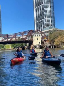 Chicago: History and Architecture Guided Kayak Tour - Riverwalk Promenade and Skyline Views From the Kayak