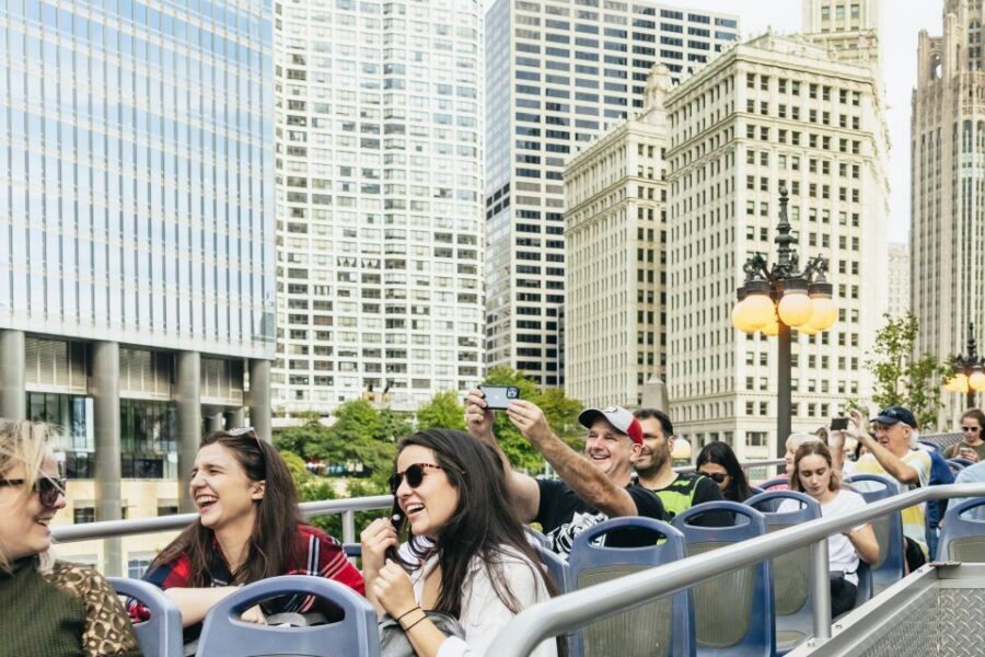 Chicago: Hop-on Hop-off Sightseeing Tour by Open-top Bus - 360 CHICAGO, River North, and the bridge-and-tower views