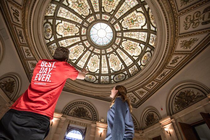 Chicago in a Day: Food, History & Architecture Walking Tour - Starting Under the Chicago Theatre Marquee