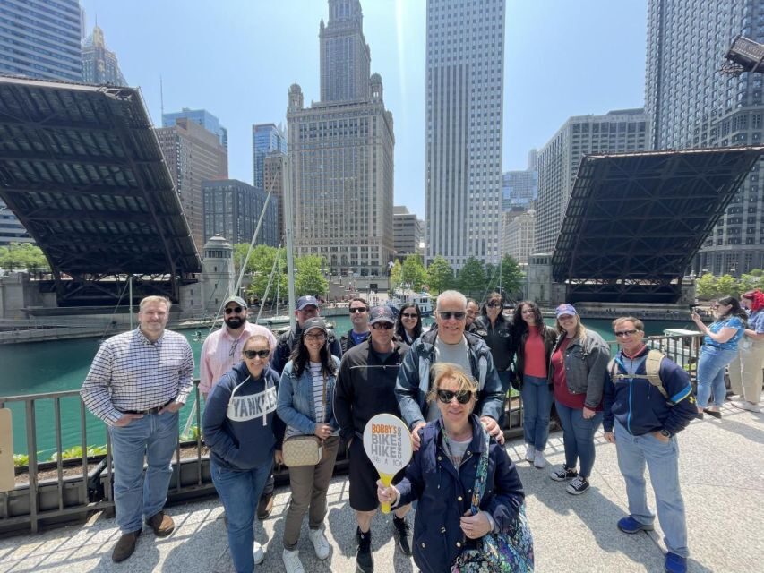 Chicago in a Day: Food & Walk Tour+Free Bike or Kayak Rental - Downtown Landmarks on Foot: What Each Stop Brings